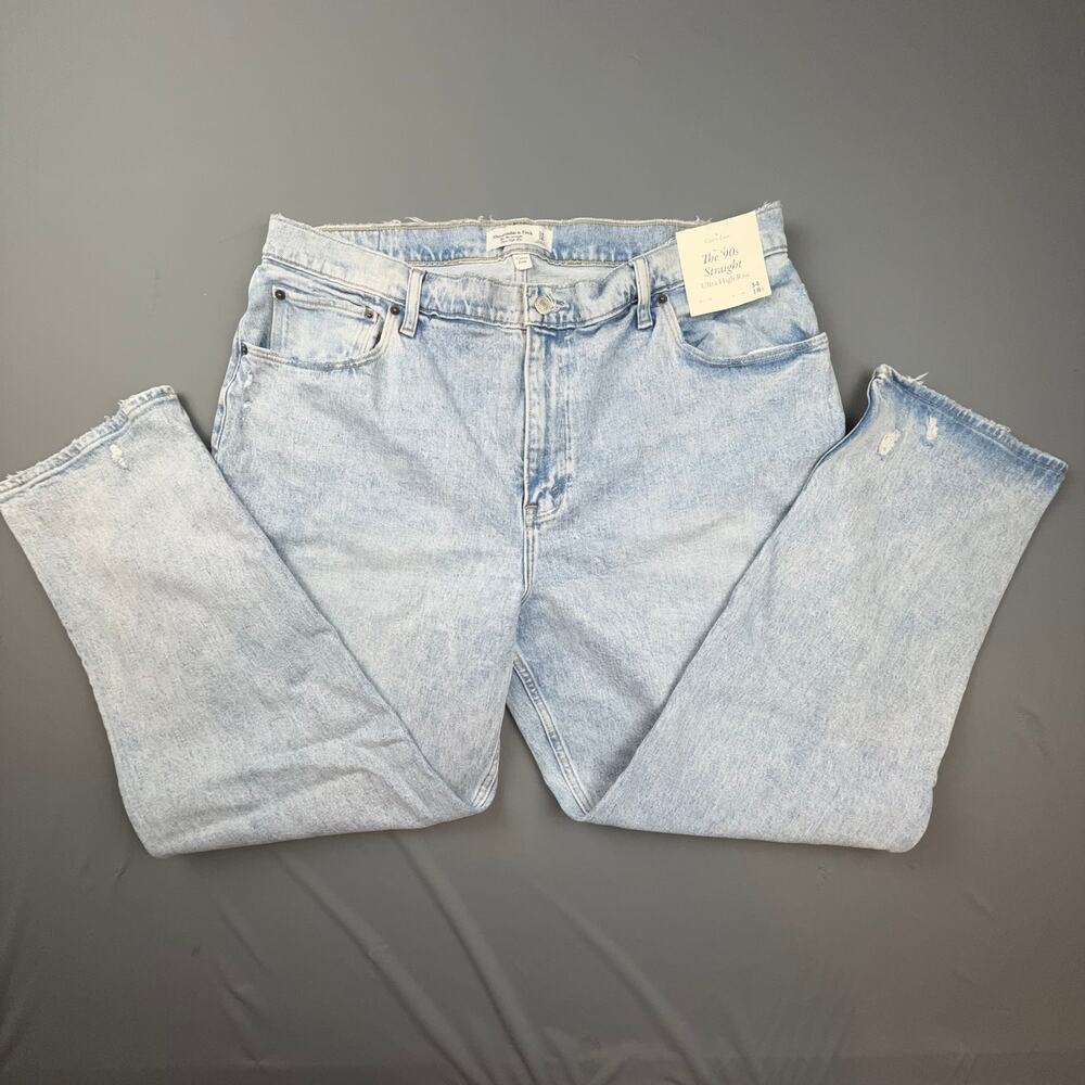 Abercrombie Curve Love 90s Straight Ultra High Rise Light Wash Jeans 18